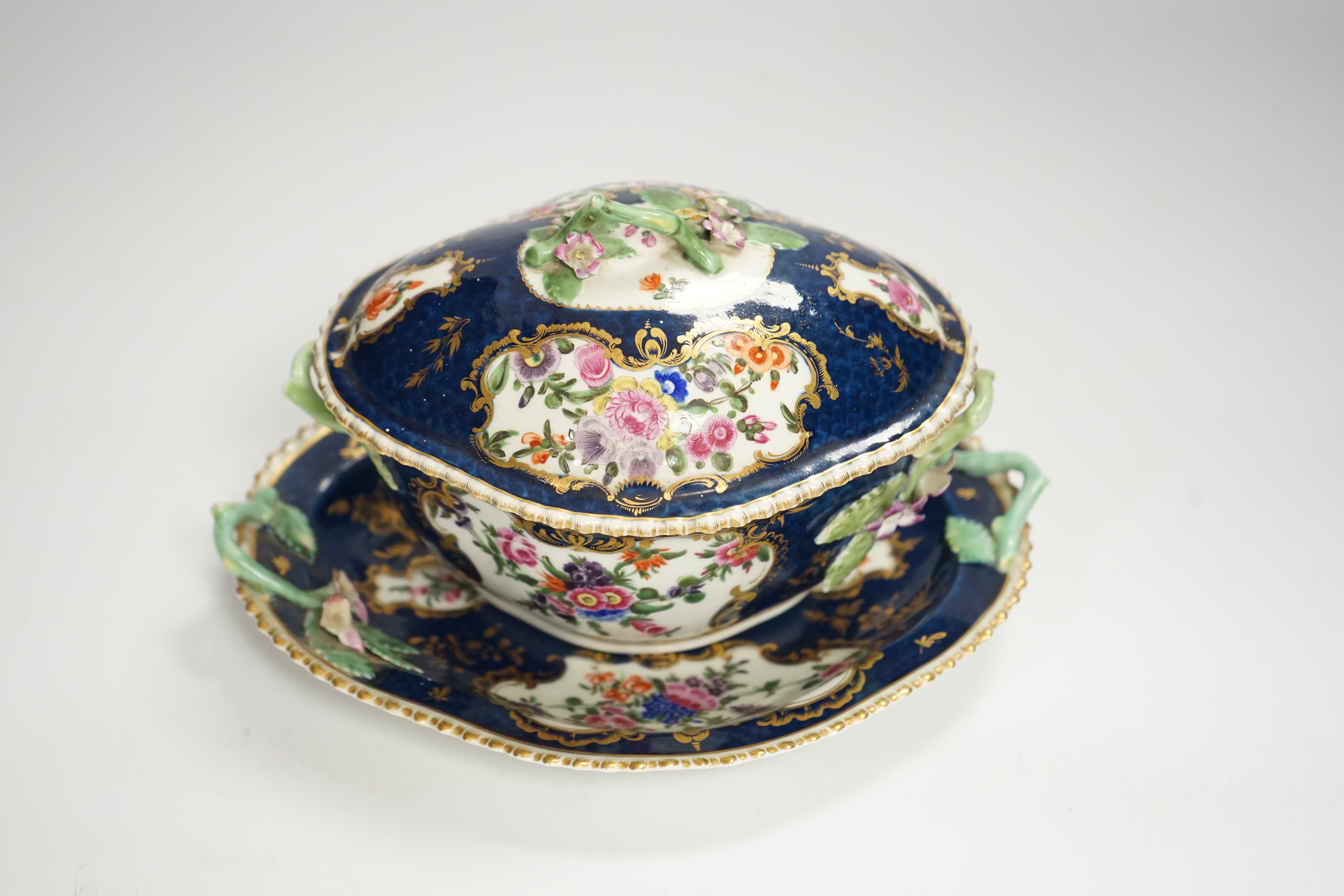 A Worcester scale blue tureen and cover on stand, c.1765-70, 21cm wide